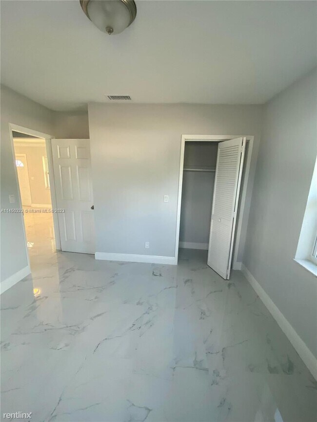 Building Photo - 3 br, 2 bath House - 280 NE 43rd Ct