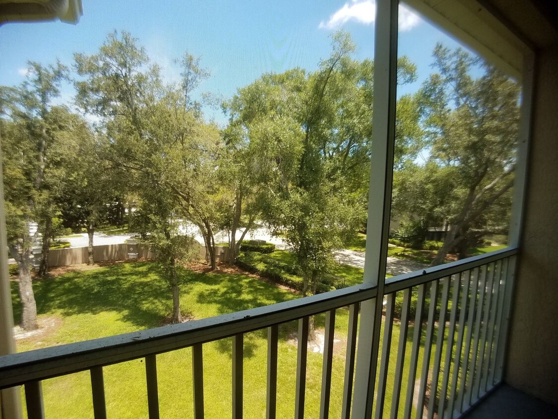 Primary Photo - Beautiful 2/2 Relaxing Courtyard Balcony V...