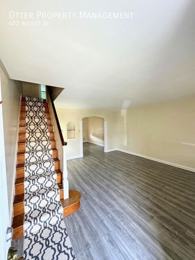 Foto del edificio - Beautiful 2BR/1.5 Home with Garage and Was...