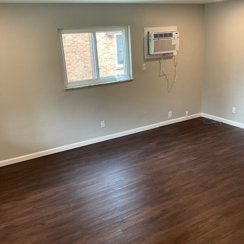 Living room - 3415 McFarlan Rd
