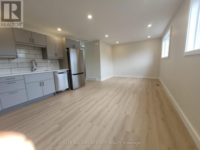 Building Photo - 1056 Harkness Ave