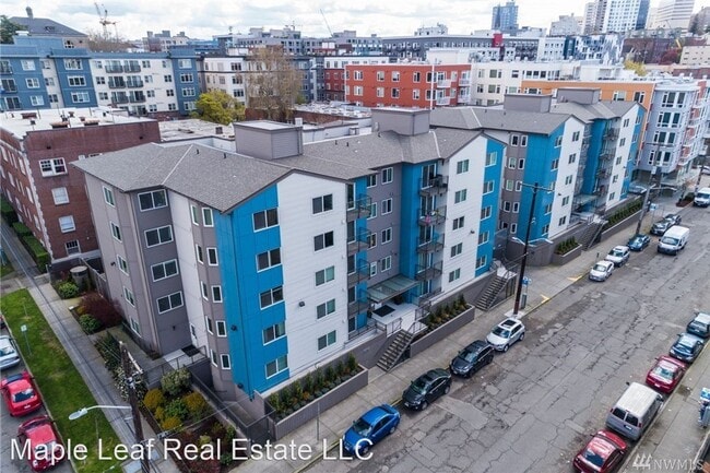 Building Photo - 1 br, 1 bath House - 1616 Summit Ave, Unit...