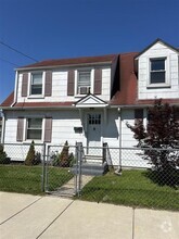 Building Photo - 200 N Sumner St
