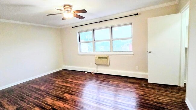 Foto del edificio - 3600 Charles Ct