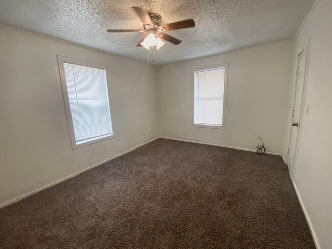 Building Photo - PRE LEASING NOW - AVAILABLE 8/15