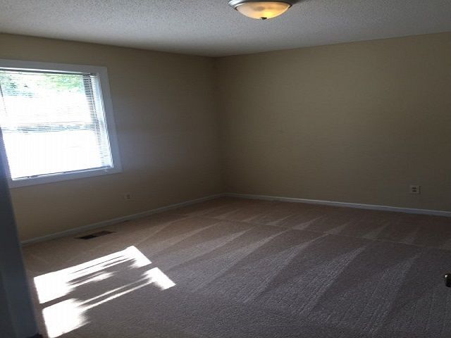Building Photo - Wonderful  3 Bedroom 2 Bath Townhome