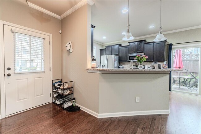 Foto del edificio - 801 Village Field Ct NW