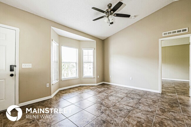 Building Photo - 822 Del Prado Dr