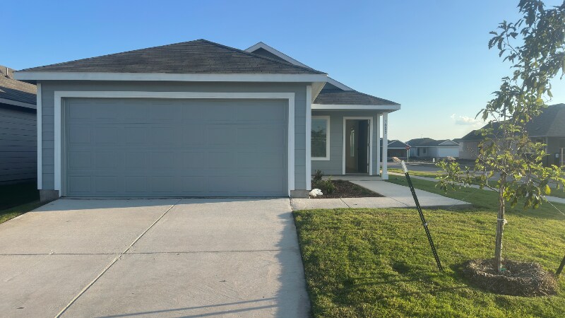 Foto principal - 1002 Raintree Rd