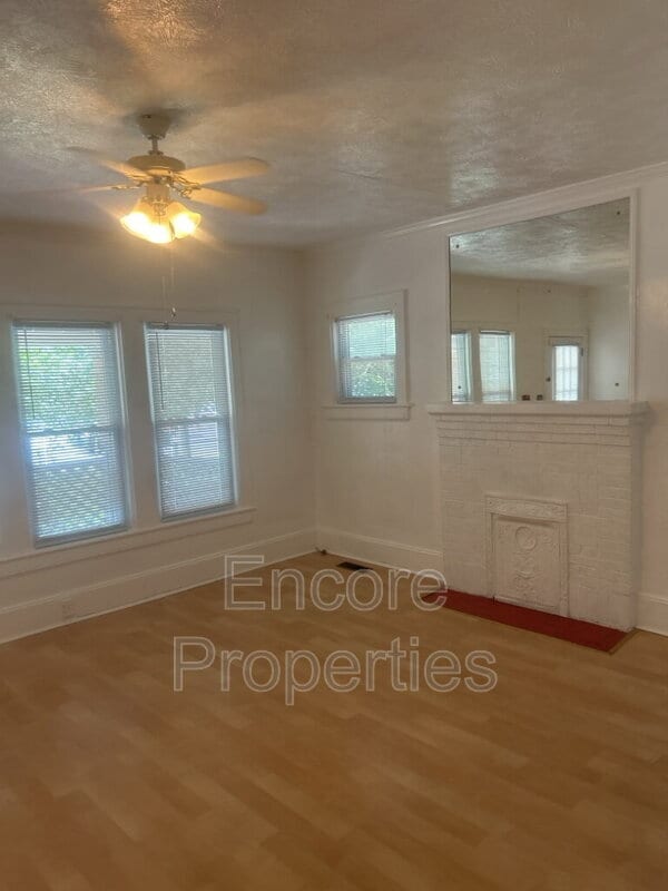 Building Photo - 820 W Garner Rd