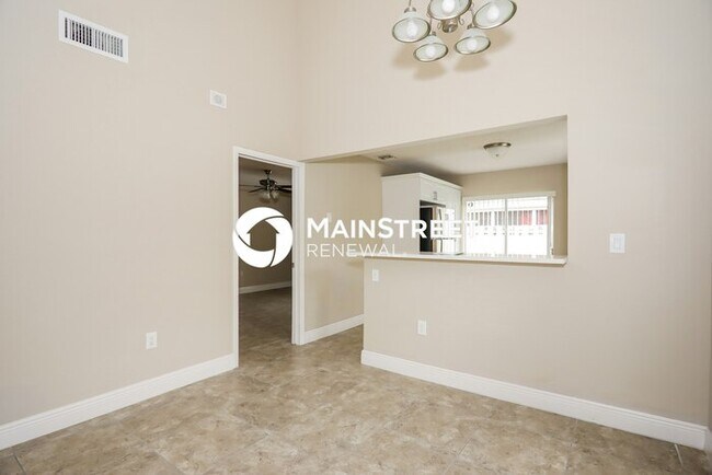 Building Photo - 3 Bedroom Pet-Friendly Home in Hialeah, FL...