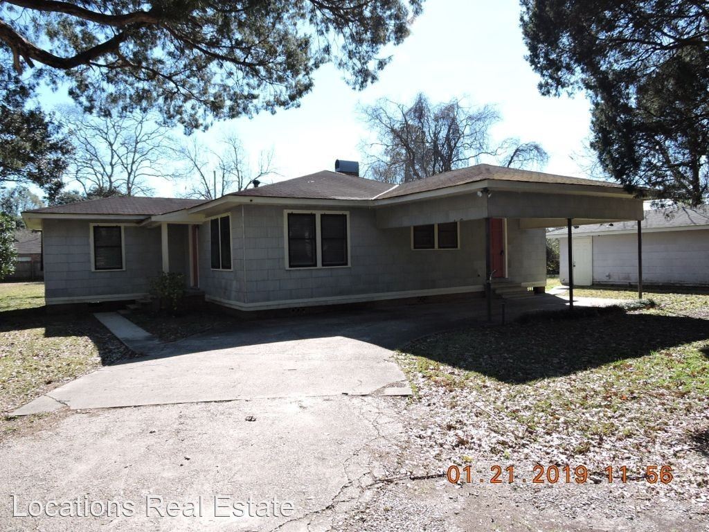 3 br, 2 bath House 11720 Perkins Road House Rental in Baton Rouge