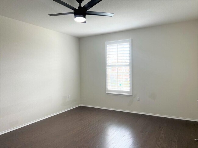 Building Photo - 6912 Midlothian Dr