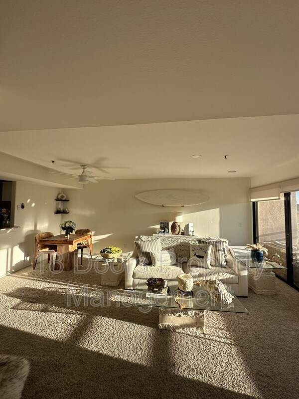 Building Photo - 5726 La Jolla Blvd