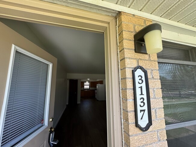 Building Photo - 3137 Runway Ave
