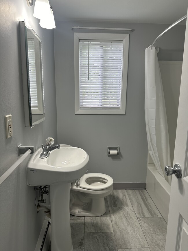 Bathroom (Two bedroom) - Ransom Court