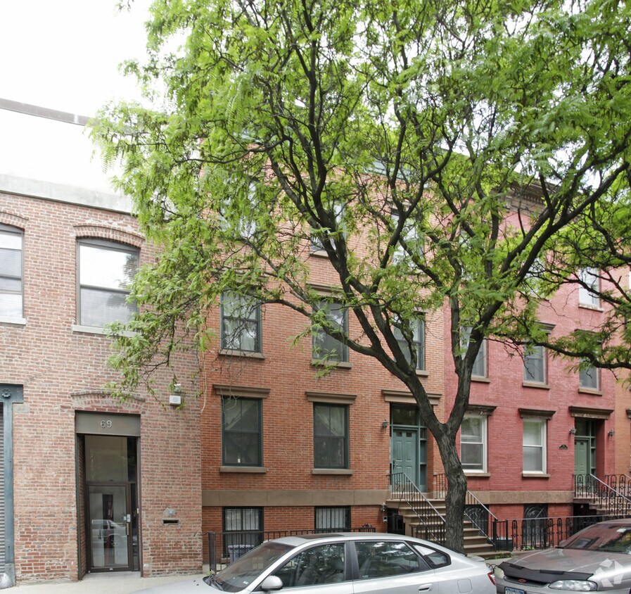Primary Photo - 73 Warren St