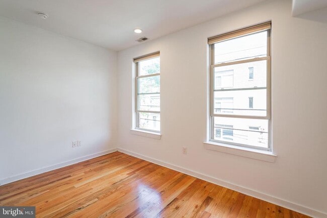 Building Photo - 1642 N Marshall St