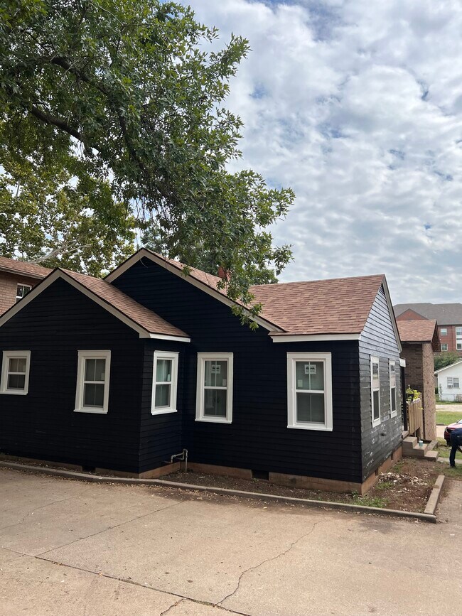 Foto del edificio - 221 N Duncan St