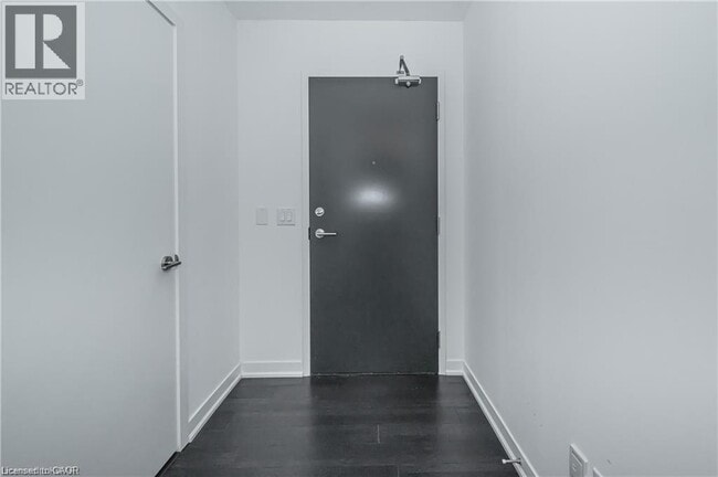 Building Photo - 85 Duke St W