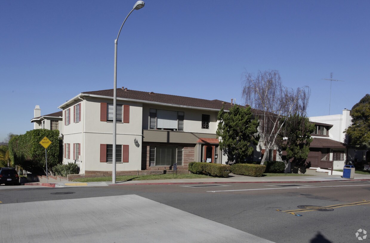 2920 ¡Primer ¡alejado - 2920 1st Ave