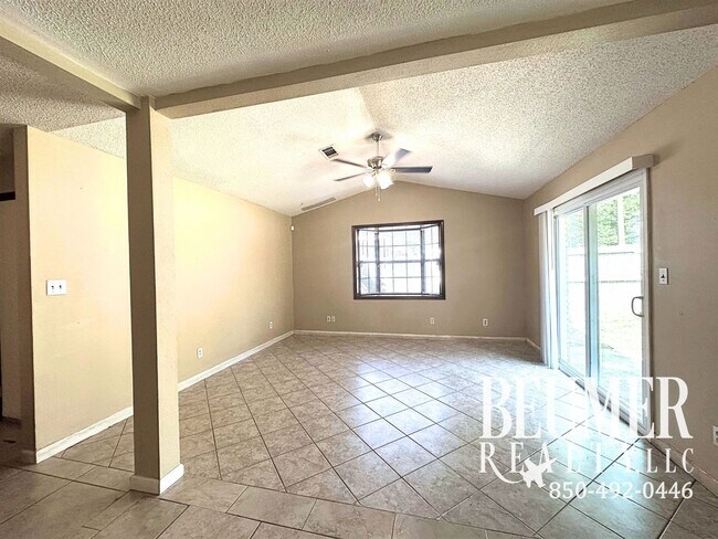 Building Photo - Delightful 3BR/2BA prime location - Southe...