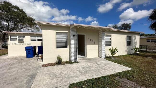 Building Photo - 1701 NW 13th St