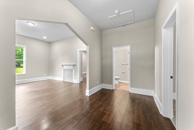 Foto del edificio - 727 E Broadway St