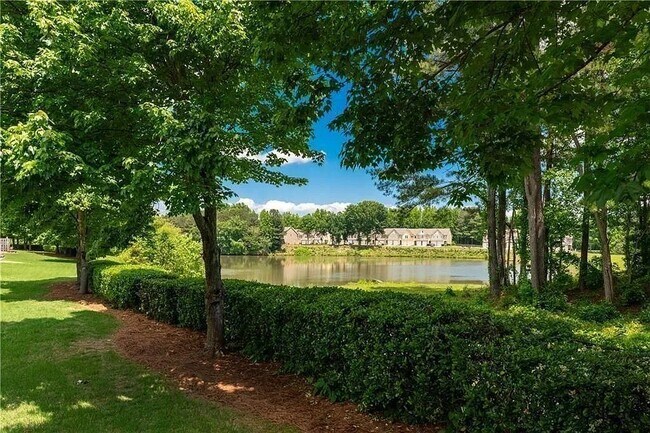 Foto del edificio - 1964 Lakeshore Overlook Cir NW