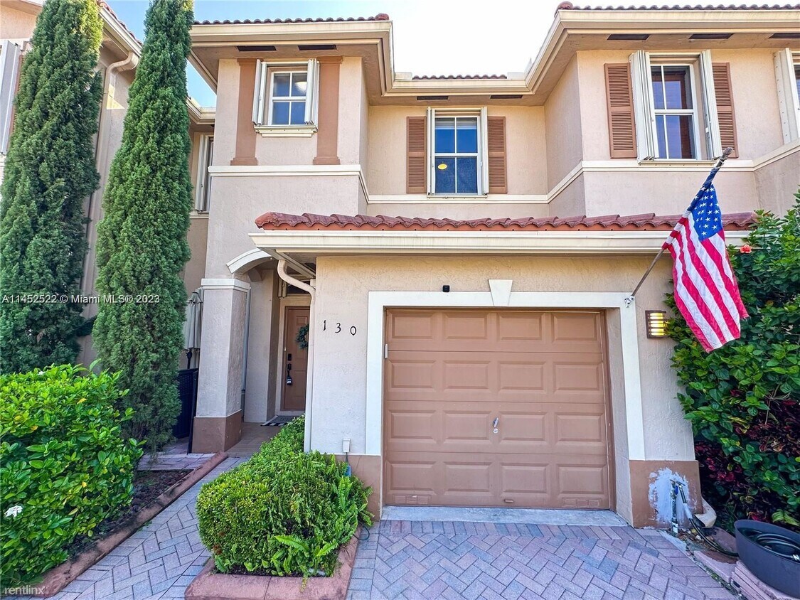 3 br, 2.5 bath Townhome 130 Riverwalk Cir Townhome Rentals in