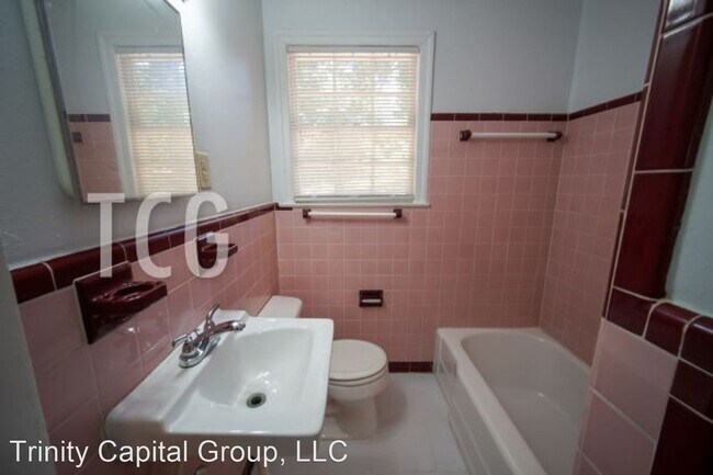 Building Photo - 3 br, 1 bath House - 317 Myles Ave