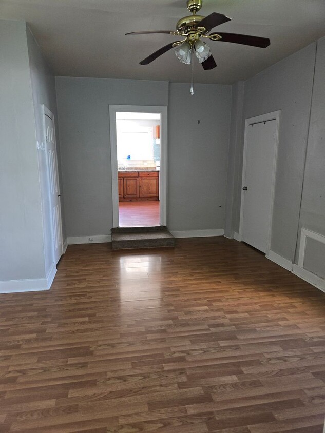 Primary Photo - 1304 Lehigh St