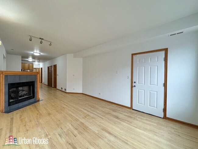 Foto del edificio - 1033 N Mozart St