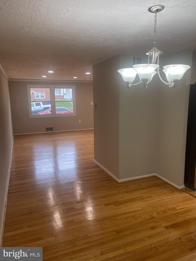 Foto del edificio - 6406 Falkirk Rd