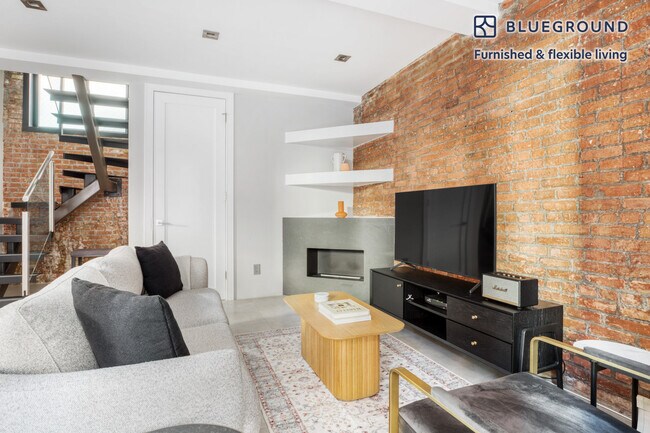 Building Photo - 213 E 26th St