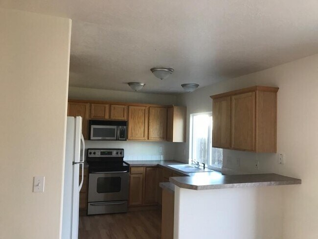 Foto del edificio - 16690 Smoky Mountain Ave