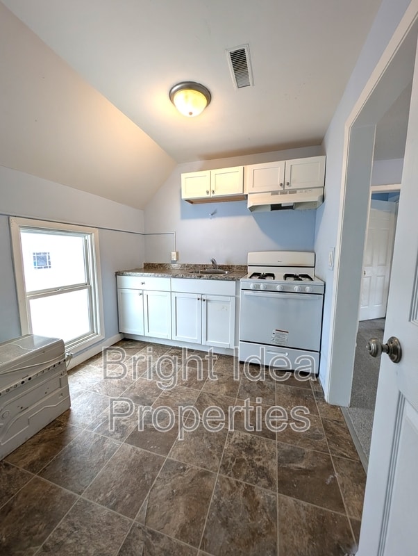 Foto del edificio - 538 Charles Ave