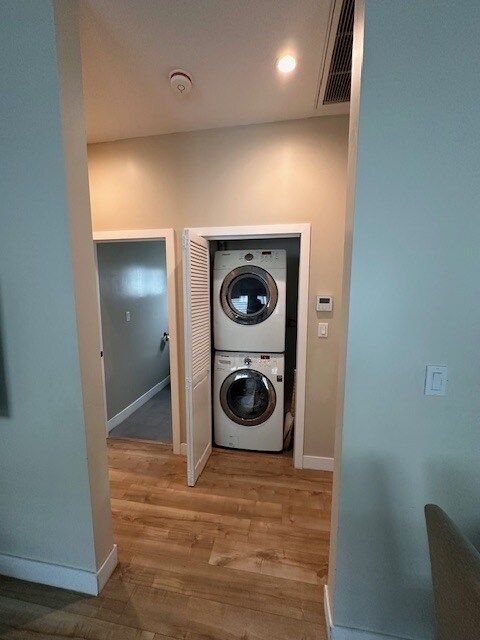 Building Photo - 10905 Olinda St