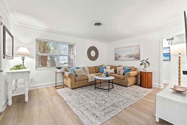 Foto del edificio - 818 37th Ave NE