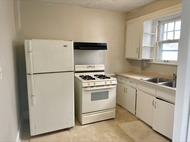 Building Photo - 971 Peckham St