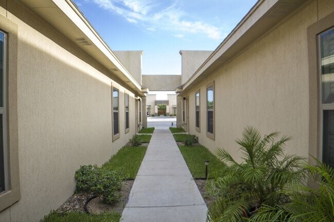 Foto del edificio - 909 Myrtle Beach Ave