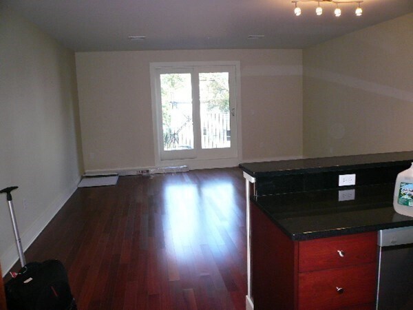 Foto del edificio - 533 Cambridge St