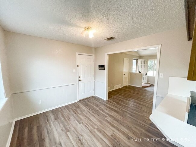 Building Photo - 4401 75th Dr