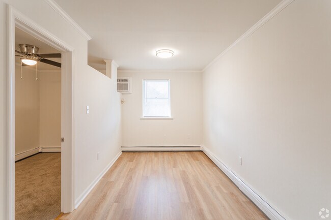 Foto del edificio - Riveredge Square Apartments