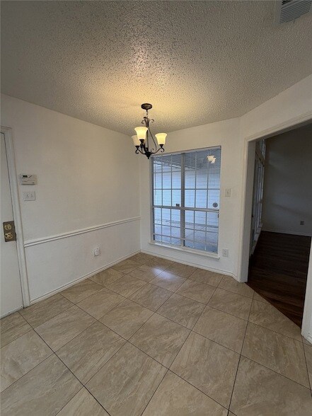 Foto del edificio - 1426 Mapleview Dr