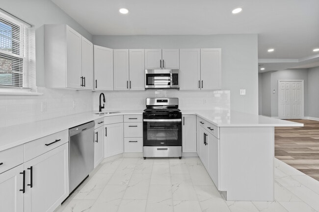 Photo - Pelham Park Apartments