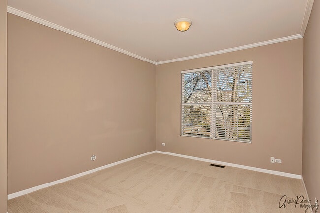 Building Photo - 743 Cherry Creek Dr