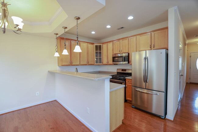Building Photo - --Available NOW-- Luxury 3 Story Town Home...