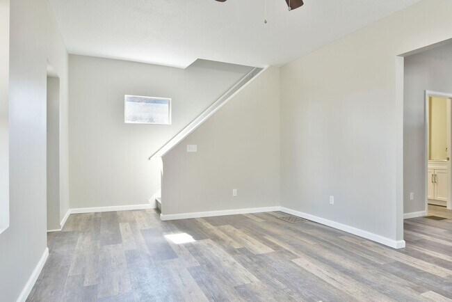 Foto del edificio - DM2 Investments LLC-210 - 218