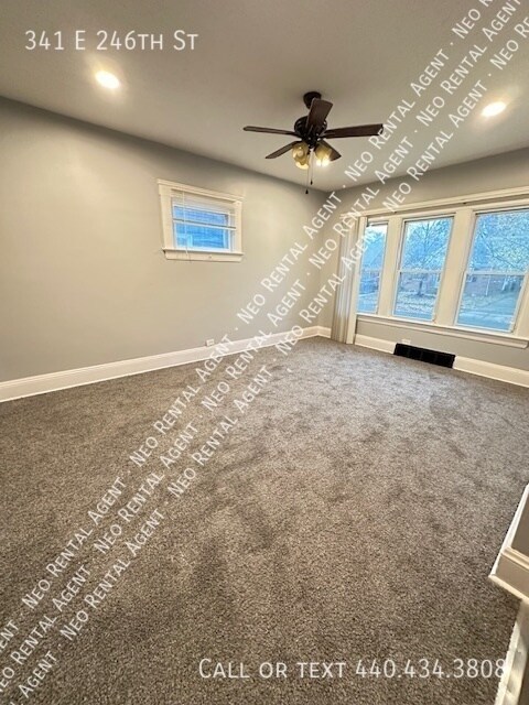 Foto del edificio - 341 E 246th St